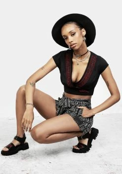 LVT1 Runes Tie Front Shorts -Womens Clothing Sales AW22LV04 Rune Tie Front Shorts 007 800x