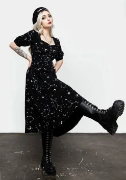 LVT1 Silver Celestial Print Sweetheart Midi Dress -Womens Clothing Sales AW22LV233 Celestial Sweetheart Midi Dress 003 0aca3d55 8af5 4202 80c9 2eca87f5596d 800x