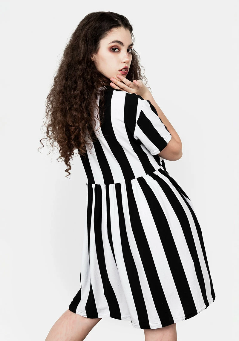 MET1 Strange Oversized Skater Dress 3 MET1 Strange Oversized Skater Dress - Image 3