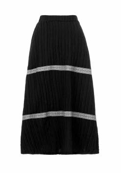 CHI1 Morris Tiered Midi Skirt 13 CHI1 Morris Tiered Midi Skirt -Womens Clothing Sales SS22CL356 Morris Tiered Midi Skirt 2 800x