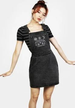 JB1 VISION DAD DUNGAREE DRESS -Womens Clothing Sales SS22JB48 Vision Dad Dungaree Dress 006 c92a012a ea90 4cf9 b117 e56e3c9a2afd 800x