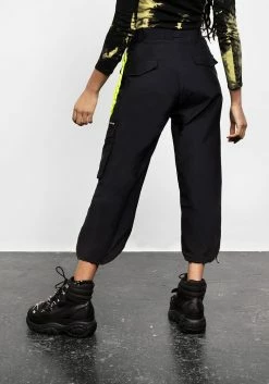 MET1 Reckless Crop Cargo Pants -Womens Clothing Sales SS22M09RECKLESSCROPCARGOPANTS 004 800x
