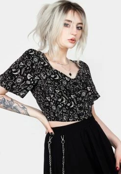 LVT1 Craft Hook And Eye Crop Top